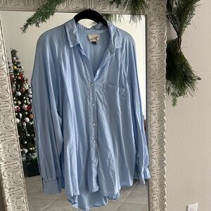 Universal Thread Target Light Blue Linen Blend Women's Button Down Shirt